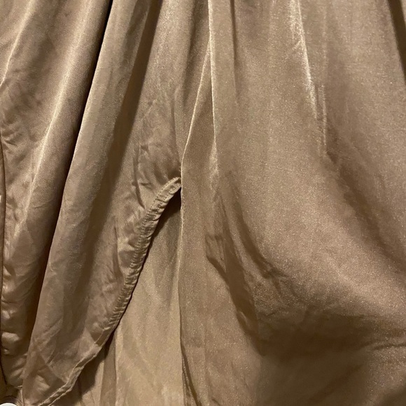 NEVER WORN! Boohoo Tan Twist Front Dress - Picture 4 of 6